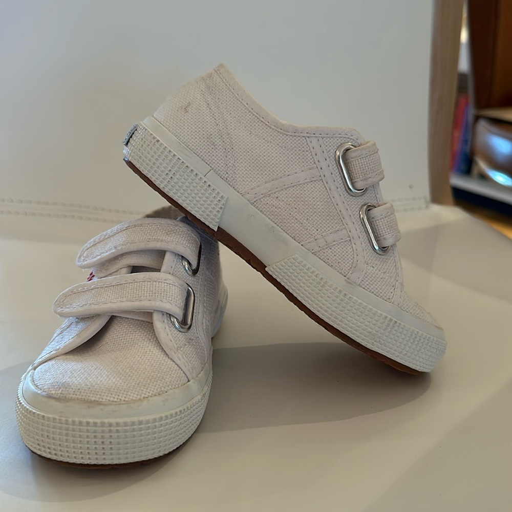 Almost new white Supergas